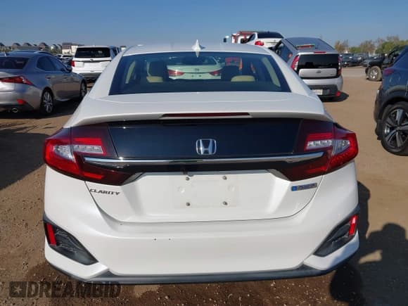 ✅ 2019 Honda Clarity • VIN: JHMZC5F18KC002087 • Lot: 43846306. Listed on IAAI with 158,958 mi. Free auction sales archive from the USA and detailed vehicle history report at DreamBid. Image 16.