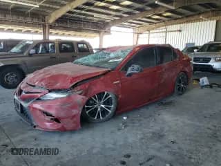 2020 Toyota Camry Hybrid SE z VIN 4T1G31AK1LU013053, wystawiony jako Copart lot #71467965 z przebiegiem 99 725 mil mil oraz Nie do naprawy • Non repairable. Historia ofert i sprzedaży dostępna na DreamBid. Obrazek 1.