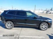 ✅ 2024 Buick Enclave Essence • VIN: 5GAERBKW0RJ120429 • Lot: 43472032. Wystawiony na IAAI z przebiegiem 11 235 mil. Bezpłatny archiwum sprzedaży aukcyjnych z USA i szczegółowy raport historii pojazdu na DreamBid. Zdjęcie 14.