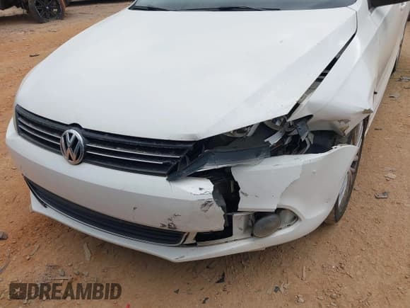 ✅ 2012 Volkswagen Jetta SEL • VIN: 3VWLP7AJ3CM325796 • Lot: 41907604. Listed on IAAI with 185,542 mi. Free auction sales archive from the USA and detailed vehicle history report at DreamBid. Image 12.