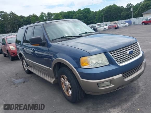 ✅ 2004 Ford Expedition Eddie Bauer • VIN: 1FMFU17L34LA52405 • Lot: 42471555. Listed on IAAI with 349,322 mi. Free auction sales archive from the USA and detailed vehicle history report at DreamBid. Image 1.
