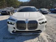 ✅ 2023 BMW i7 xDrive60 • VIN: WBY53EJ03PCN87830 • Lot: 46685495. Wystawiony na Copart z przebiegiem 37 329 mil. Bezpłatny archiwum sprzedaży aukcyjnych z USA i szczegółowy raport historii pojazdu na DreamBid. Zdjęcie 5.