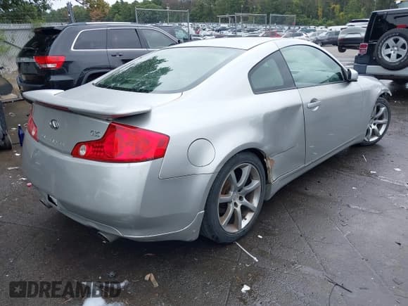 ✅ 2004 Infiniti G35 w/Leather • VIN: JNKCV54E64M826737 • Lot: 43175425. Listed on IAAI with 116,482 mi. Free auction sales archive from the USA and detailed vehicle history report at DreamBid. Image 4.