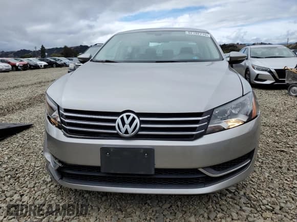 ✅ 2012 Volkswagen Passat SE • VIN: 1VWBP7A34CC095541 • Lot: 82192715. Listed on Copart with 126,151 mi. Free auction sales archive from the USA and detailed vehicle history report at DreamBid. Image 5.