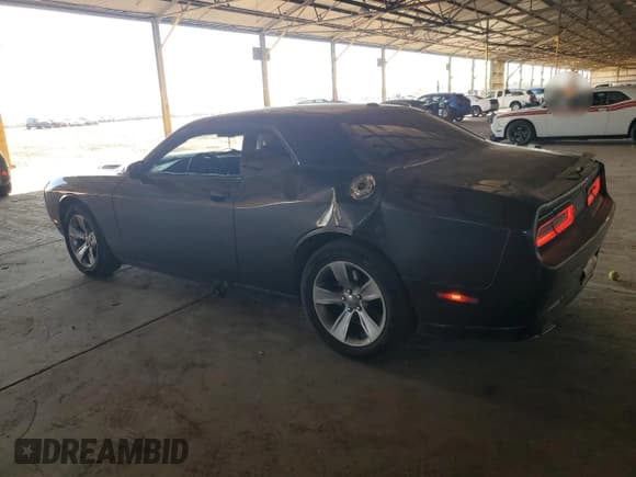 ✅ 2018 Dodge Challenger SXT Plus • VIN: 2C3CDZAG2JH327938 • Лот: 91623545. Опубликован ранее на Copart с пробегом 117 775 миль. Бесплатный доступ к архиву аукционных продаж из США и подробный отчёт об истории автомобиля на DreamBid. Изображение 2.