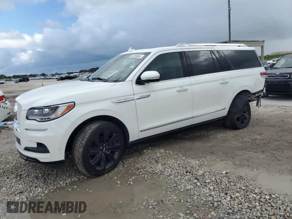 ✅ 2024 Lincoln Navigator Reserve • VIN: 5LMJJ3LG8REL10966 • Lot: 85755665. Listed on Copart with 1,289 mi. Free auction sales archive from the USA and detailed vehicle history report at DreamBid. Image 1.