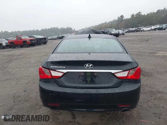 ✅ 2011 Hyundai Sonata Limited • VIN: 5NPEC4AC6BH138807 • Lot: 43289895. Listed on IAAI with 170,354 mi. Free auction sales archive from the USA and detailed vehicle history report at DreamBid. Image 16.