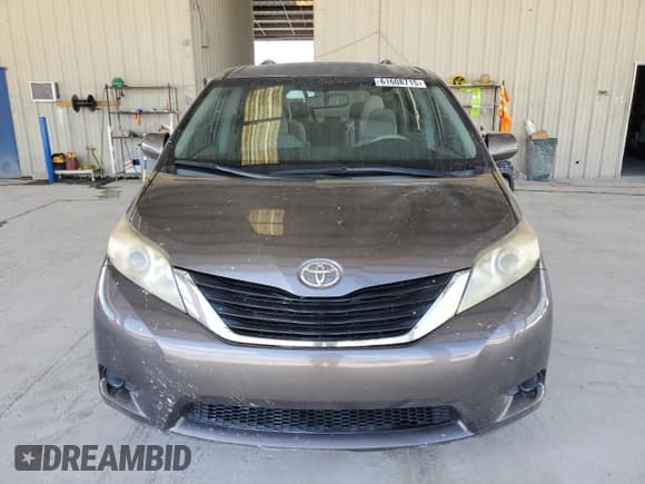 ✅ 2014 Toyota Sienna LE AAS • VIN: 5TDKK3DC7ES435921 • Lot: 61608715. Listed on Copart with 137,316 mi. Free auction sales archive from the USA and detailed vehicle history report at DreamBid. Image 5.
