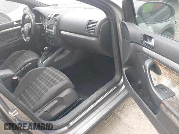 ✅ 2009 Volkswagen Golf GTI • VIN: WVWHV71K09W118136 • Lot: 43464146. Wystawiony na IAAI z przebiegiem 165 220 mil. Bezpłatny archiwum sprzedaży aukcyjnych z USA i szczegółowy raport historii pojazdu na DreamBid. Zdjęcie 5.