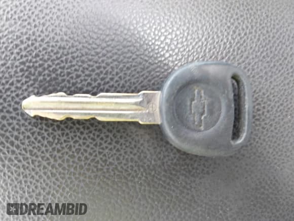 ✅ 2008 Chevrolet Silverado 1500 • VIN: 1GCEC19Y28Z298330 • Lot: 42272489. Wystawiony na IAAI z przebiegiem 97 076 mil. Bezpłatny archiwum sprzedaży aukcyjnych z USA i szczegółowy raport historii pojazdu na DreamBid. Zdjęcie 11.