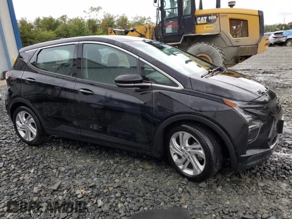 ✅ 2023 Chevrolet Bolt EV 1LT • VIN: 1G1FW6S02P4173460 • Lot: 73949884. Wystawiony na Copart z przebiegiem 28 604 mil. Bezpłatny archiwum sprzedaży aukcyjnych z USA i szczegółowy raport historii pojazdu na DreamBid. Zdjęcie 4.