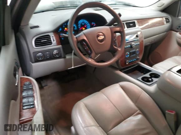 ✅ 2007 Chevrolet Avalanche 1LT • VIN: 3GNFK12307G145313 • Lot: 81746835. Listed on Copart with 136,215 mi. Free auction sales archive from the USA and detailed vehicle history report at DreamBid. Image 8.