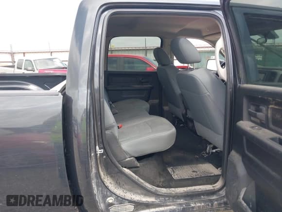 ✅ 2017 Ram 2500 Tradesman • VIN: 3C6UR5CL9HG612495 • Lot: 42026671. Wystawiony na IAAI z przebiegiem 95 265 mil. Bezpłatny archiwum sprzedaży aukcyjnych z USA i szczegółowy raport historii pojazdu na DreamBid. Zdjęcie 8.