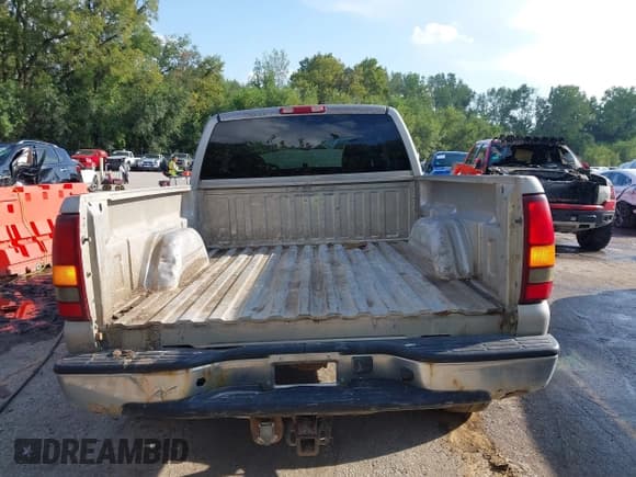 ✅ 2005 Chevrolet Silverado 1500 Z71 • VIN: 2GCEK19B851288808 • Лот: 43297608. Опубликован ранее на IAAI с пробегом 307 439 миль. Бесплатный доступ к архиву аукционных продаж из США и подробный отчёт об истории автомобиля на DreamBid. Изображение 16.