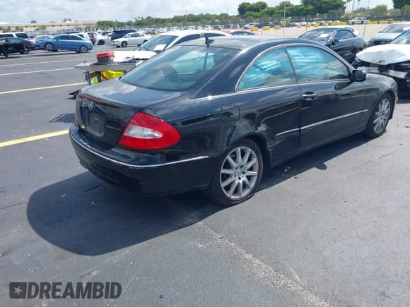 ✅ 2007 Mercedes-Benz CLK 350 • VIN: WDBTJ56H47F228478 • Lot: 42368188. Listed on IAAI with 113,731 mi. Free auction sales archive from the USA and detailed vehicle history report at DreamBid. Image 4.