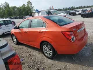 ✅ 2013 Chevrolet Sonic LT • VIN: 1G1JC5SH1D4215891 • Лот: 69057134. Размещён на Copart с пробегом 167 625 миль миль. Получите бесплатный доступ к архиву аукционных продаж из США и посмотрите подробный отчёт об истории автомобиля на DreamBid. Изображение 2.