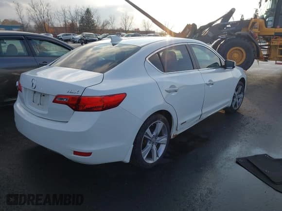 ✅ 2013 Acura ILX Premium • VIN: 19VDE1F52DE017397 • Lot: 43649172. Listed on IAAI with 141,283 mi. Free auction sales archive from the USA and detailed vehicle history report at DreamBid. Image 4.