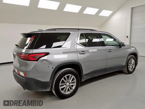 ✅ 2023 Chevrolet Traverse LT Cloth • VIN: 1GNEVMKW4PJ221693 • Lot: 92075415. Listed on Copart with 378,718 mi. Free auction sales archive from the USA and detailed vehicle history report at DreamBid. Image 3.