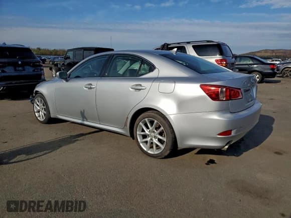 ✅ 2011 Lexus IS 250 • VIN: JTHCF5C2XB2034913 • Lot: 94749015. Listed on Copart with 125,520 mi. Free auction sales archive from the USA and detailed vehicle history report at DreamBid. Image 2.