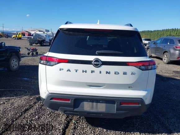2024 Nissan Pathfinder SV z VIN 5N1DR3BA8RC256649, wystawiony jako IAAI lot #43421965 z przebiegiem 45 565 mil mil oraz . Historia ofert i sprzedaży dostępna na DreamBid. Obrazek 17.