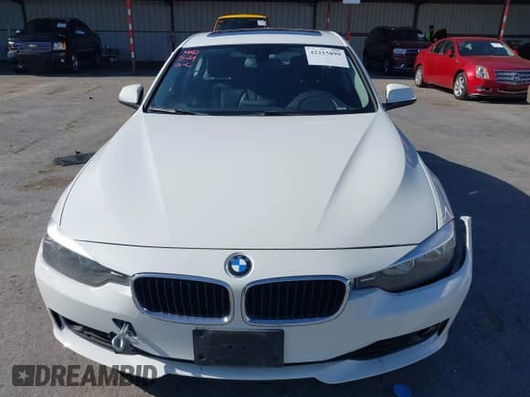 ✅ 2015 BMW 3 Series 328i • VIN: WBA3C1C55FP852858 • Lot: 42215899. Listed on IAAI with 201,451 mi. Free auction sales archive from the USA and detailed vehicle history report at DreamBid. Image 12.