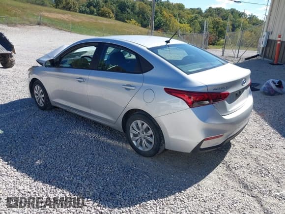 ✅ 2021 Hyundai Accent SE • VIN: 3KPC24A67ME136589 • Lot: 43456298. Wystawiony na IAAI z przebiegiem 75 336 mil. Bezpłatny archiwum sprzedaży aukcyjnych z USA i szczegółowy raport historii pojazdu na DreamBid. Zdjęcie 3.