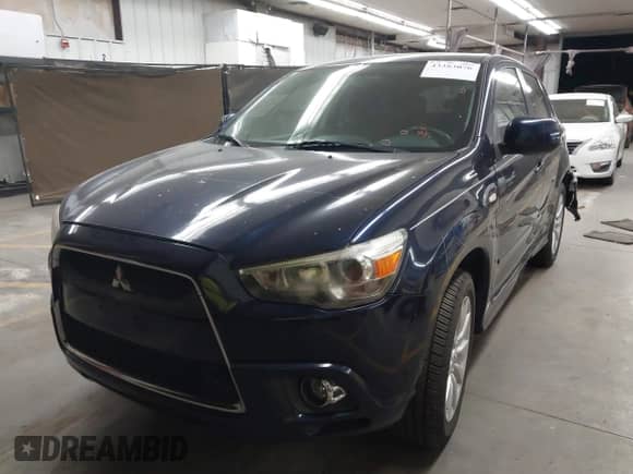 2011 Mitsubishi Outlander SE with VIN JA4AP4AU8BZ021809, listed as a IAAI auction lot 43383076 with 171,414 mi miles and . Bid and sale history available at DreamBid. Image 2.