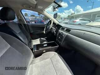 2016 Chevrolet Impala Police Police with VIN 2G1WD5E37G1104426, listed as a Copart auction lot 82096935 with 95,544 mi miles and Clean title. Bid and sale history available at DreamBid. Image 5.