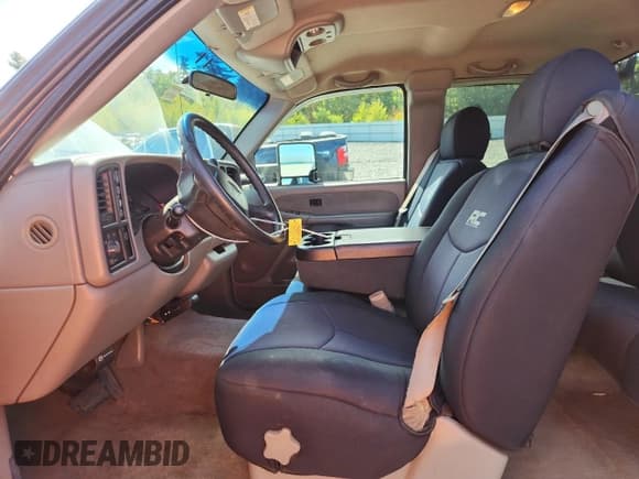 ✅ 2000 Chevrolet Silverado 1500 LS • VIN: 2GCEK19VXY1307907 • Lot: 84819545. Wystawiony na Copart z przebiegiem 297 791 mil. Bezpłatny archiwum sprzedaży aukcyjnych z USA i szczegółowy raport historii pojazdu na DreamBid. Zdjęcie 7.