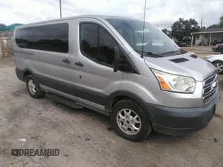 ✅ 2015 Ford Transit XL • VIN: 1FMZK1YM2FKA95295 • Lot: 43346734. Wystawiony na IAAI z przebiegiem 207 411 mil. Bezpłatny archiwum sprzedaży aukcyjnych z USA i szczegółowy raport historii pojazdu na DreamBid. Zdjęcie 1.