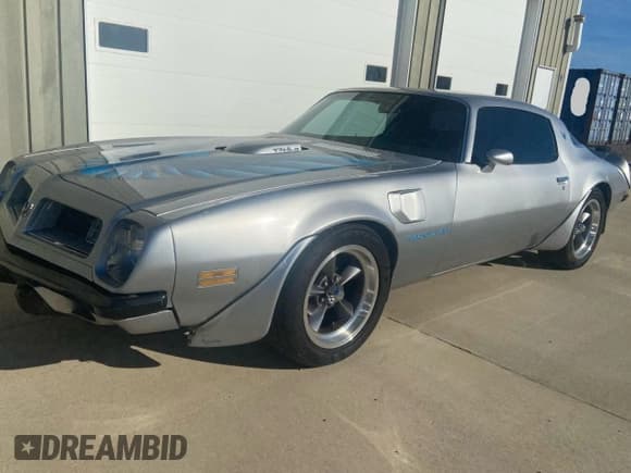 ✅ 1975 Pontiac Firebird • VIN: 2W87S5N564234 • Lot: 91983905. Wystawiony na Copart z przebiegiem 88 711 mil. Bezpłatny archiwum sprzedaży aukcyjnych z USA i szczegółowy raport historii pojazdu na DreamBid. Zdjęcie 2.