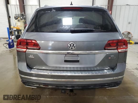 ✅ 2018 Volkswagen Atlas SE • VIN: 1V2PR2CA5JC576556 • Lot: 86098195. Wystawiony na Copart z przebiegiem 89 037 mil. Bezpłatny archiwum sprzedaży aukcyjnych z USA i szczegółowy raport historii pojazdu na DreamBid. Zdjęcie 6.