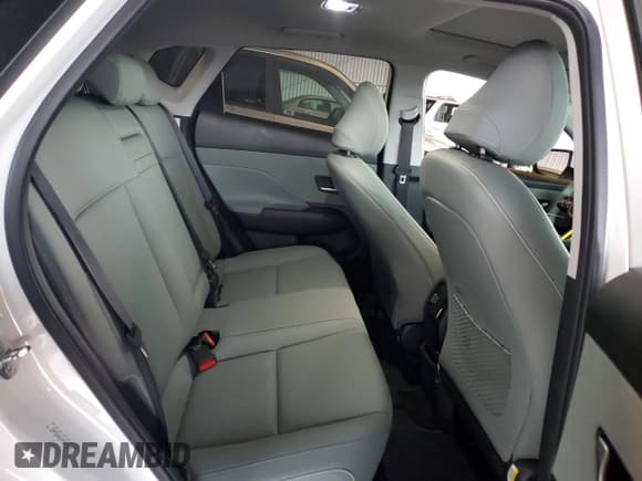 ✅ 2024 Hyundai Kona Limited • VIN: KM8HE3A61RU014578 • Лот: 85930944. Опубликован ранее на Copart с пробегом 1 796 миль. Бесплатный доступ к архиву аукционных продаж из США и подробный отчёт об истории автомобиля на DreamBid. Изображение 11.