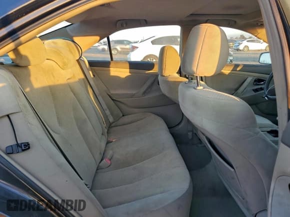 ✅ 2007 Toyota Camry LE • VIN: 4T1BE46K07U721105 • Lot: 95002155. Wystawiony na Copart z przebiegiem 277 854 mil. Bezpłatny archiwum sprzedaży aukcyjnych z USA i szczegółowy raport historii pojazdu na DreamBid. Zdjęcie 10.