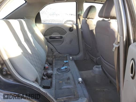 2005 Chevrolet Aveo SVM z VIN KL1TD526X5B325483, wystawiony jako Copart lot #42522785 z przebiegiem Nie podano mil oraz Szkoda całkowita • Salvage title. Historia ofert i sprzedaży dostępna na DreamBid. Obrazek 10.