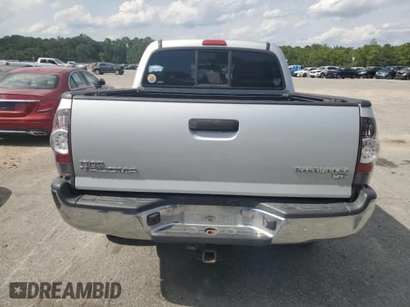 ✅ 2011 Toyota Tacoma PreRunner • VIN: 3TMJU4GN5BM114822 • Lot: 70471405. Listed on Copart with 208,339 mi. Free auction sales archive from the USA and detailed vehicle history report at DreamBid. Image 6.