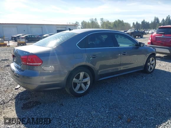 ✅ 2012 Volkswagen Passat SE • VIN: 1VWBN7A3XCC016248 • Lot: 42630358. Listed on IAAI with 227,528 mi. Free auction sales archive from the USA and detailed vehicle history report at DreamBid. Image 4.
