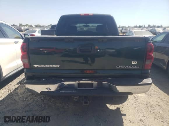 2005 Chevrolet Silverado 1500 LS z VIN 2GCEC13T151384441, wystawiony jako Copart lot #69667094 z przebiegiem 233 193 mil mil oraz Szkoda całkowita • Salvage title. Historia ofert i sprzedaży dostępna na DreamBid. Obrazek 6.