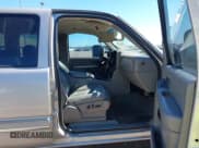 ✅ 2006 Chevrolet Silverado 2500HD LT3 • VIN: 1GCHK23D36F158054 • Лот: 43542847. Опубликован ранее на IAAI с пробегом 323 376 миль. Бесплатный доступ к архиву аукционных продаж из США и подробный отчёт об истории автомобиля на DreamBid. Изображение 5.