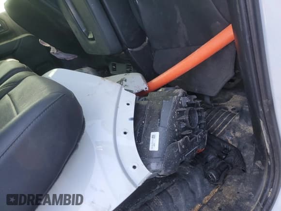 ✅ 2024 Chevrolet Silverado 2500HD • VIN: 1GB1YLEY6RF307152 • Lot: 84064034. Wystawiony na Copart z przebiegiem Nie podano. Bezpłatny archiwum sprzedaży aukcyjnych z USA i szczegółowy raport historii pojazdu na DreamBid. Zdjęcie 12.