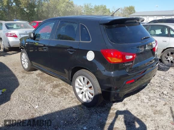 2011 Mitsubishi Outlander SE with VIN JA4AR4AU2BZ019189, listed as a IAAI auction lot 43332608 with 182,198 mi miles and . Bid and sale history available at DreamBid. Image 3.