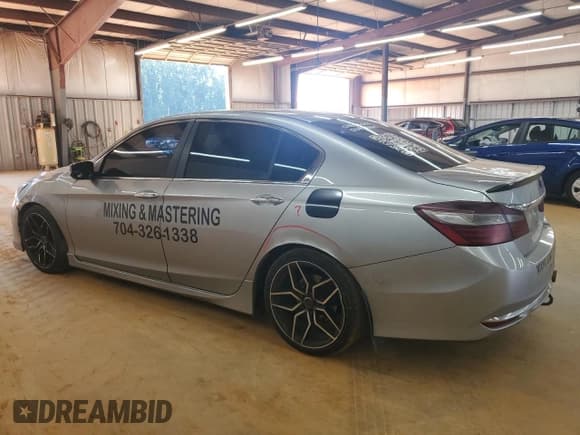 ✅ 2017 Honda Accord Sport • VIN: 1HGCR2F61HA026916 • Lot: 71843065. Wystawiony na Copart z przebiegiem 135 096 mil. Bezpłatny archiwum sprzedaży aukcyjnych z USA i szczegółowy raport historii pojazdu na DreamBid. Zdjęcie 2.