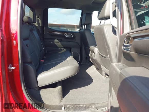 ✅ 2022 Chevrolet Silverado 1500 LT Trail Boss • VIN: 3GCUDFED5NG572592 • Lot: 42045916. Wystawiony na IAAI z przebiegiem 120 559 mil. Bezpłatny archiwum sprzedaży aukcyjnych z USA i szczegółowy raport historii pojazdu na DreamBid. Zdjęcie 8.