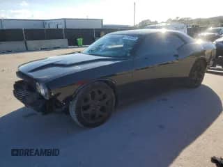 2017 Dodge Challenger SXT Plus z VIN 2C3CDZAGXHH530635, wystawiony jako Copart lot #87481085 z przebiegiem 95 354 mil mil oraz Szkoda całkowita • Salvage title. Historia ofert i sprzedaży dostępna na DreamBid. Obrazek 1.