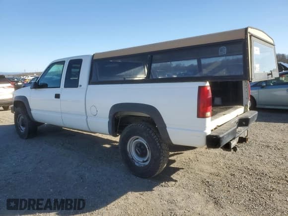 ✅ 1998 GMC Sierra 2500 • VIN: 1GTGK29R2WE511517 • Lot: 46359885. Wystawiony na Copart z przebiegiem 118 186 mil. Bezpłatny archiwum sprzedaży aukcyjnych z USA i szczegółowy raport historii pojazdu na DreamBid. Zdjęcie 2.