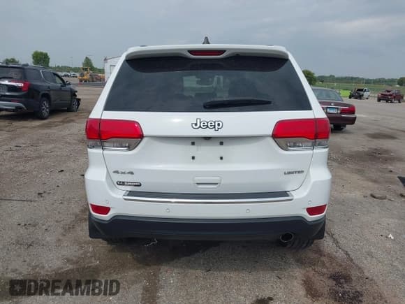 ✅ 2018 Jeep Grand Cherokee Limited • VIN: 1C4RJFBG5JC484944 • Lot: 43266946. Listed on IAAI with 119,350 mi. Free auction sales archive from the USA and detailed vehicle history report at DreamBid. Image 16.