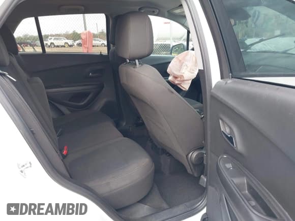 ✅ 2022 Chevrolet Trax LS • VIN: KL7CJNSM6NB522406 • Lot: 40993801. Listed on IAAI with 115,738 mi. Free auction sales archive from the USA and detailed vehicle history report at DreamBid. Image 8.
