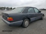 ✅ 1993 Mercedes-Benz E 320 • VIN: WDBEA32E5PB994476 • Lot: 65807345. Wystawiony na Copart z przebiegiem 214 786 mil. Bezpłatny archiwum sprzedaży aukcyjnych z USA i szczegółowy raport historii pojazdu na DreamBid. Zdjęcie 3.