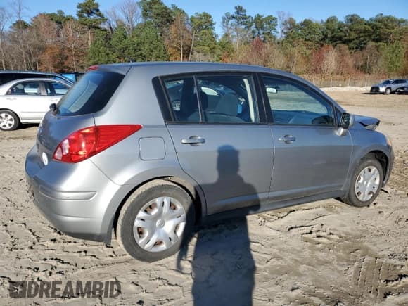 ✅ 2011 Nissan Versa S • VIN: 3N1BC1CP0BL424480 • Lot: 80198044. Wystawiony na Copart z przebiegiem 251 093 mil. Bezpłatny archiwum sprzedaży aukcyjnych z USA i szczegółowy raport historii pojazdu na DreamBid. Zdjęcie 3.