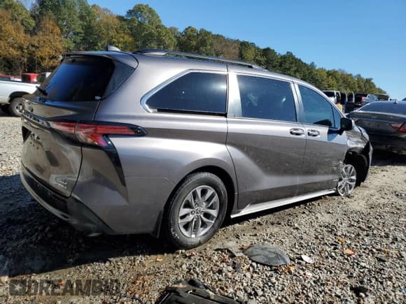 ✅ 2021 Toyota Sienna XLE • VIN: 5TDYRKEC3MS055181 • Lot: 91997805. Listed on Copart with 95,389 mi. Free auction sales archive from the USA and detailed vehicle history report at DreamBid. Image 3.